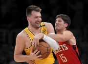 凯尔特人狂砍国王分，东契奇迎来新赛季高光！