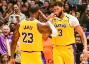 湖人三巨头联手，巴特勒得分突破，连续三场30+冲击季后赛！的简单介绍