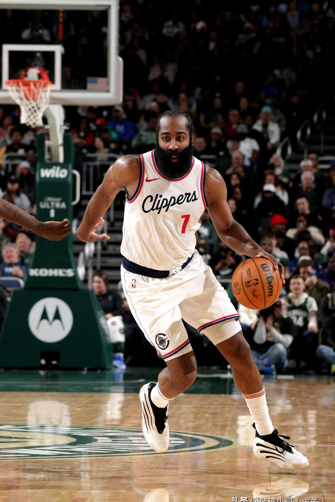 萨拉赫巅峰对决，哈登与90激战MAD分钟，赛况扑朔迷离胜负难料！